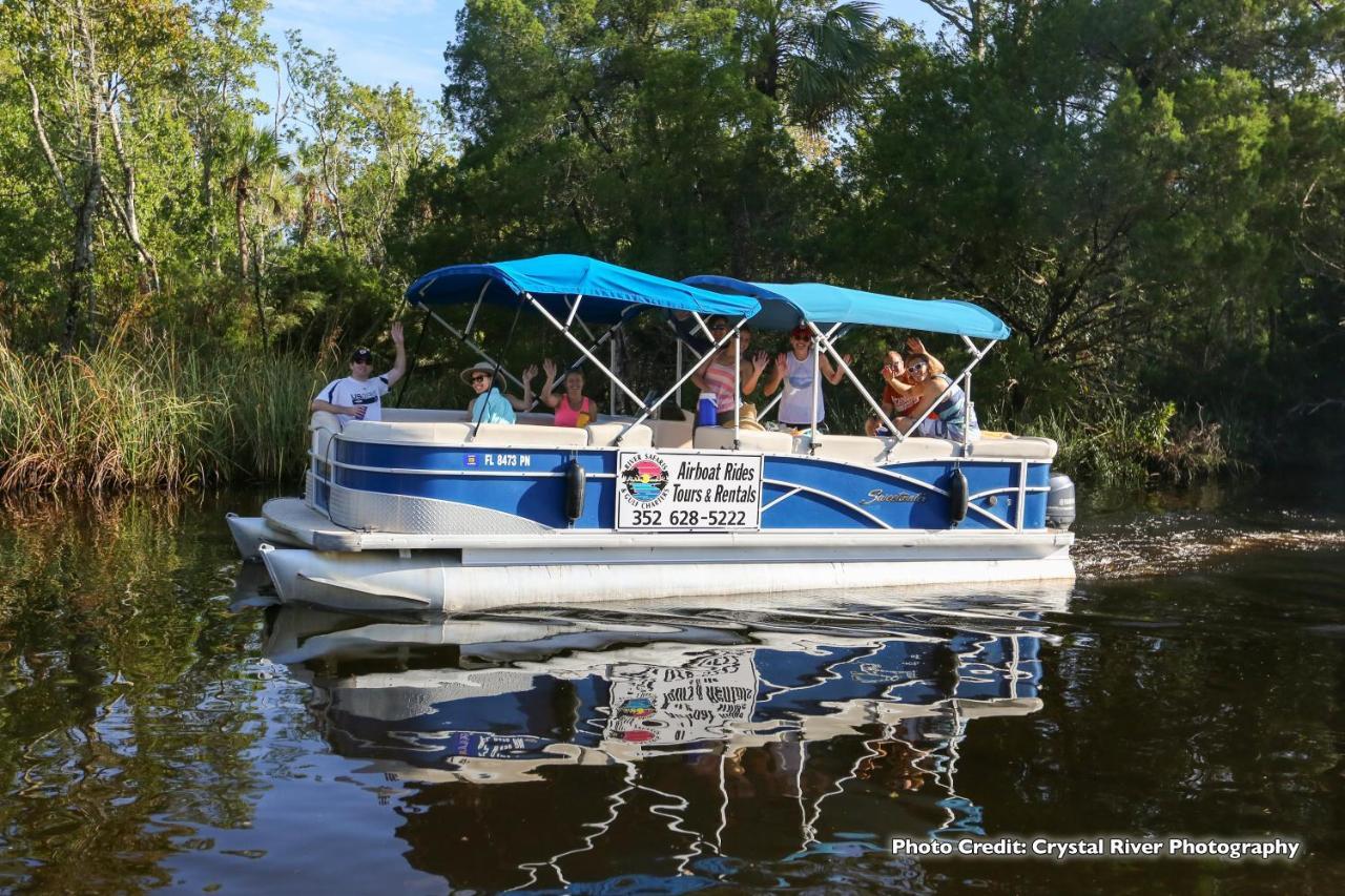 River Safaris, Stationary Class A Motorcoach, Old Homosassa Eksteriør bilde